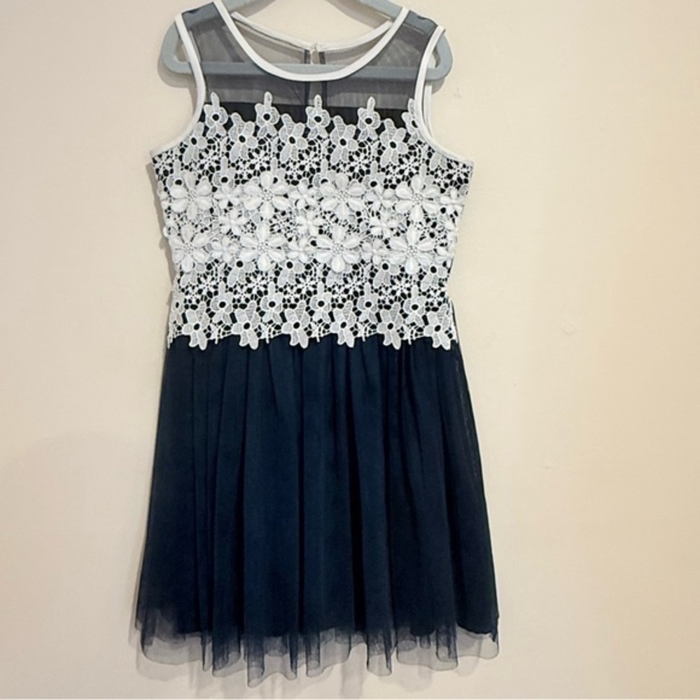 EUC Dorissa Girls Dress Navy w/White Lace Details And Tulle- Size 7